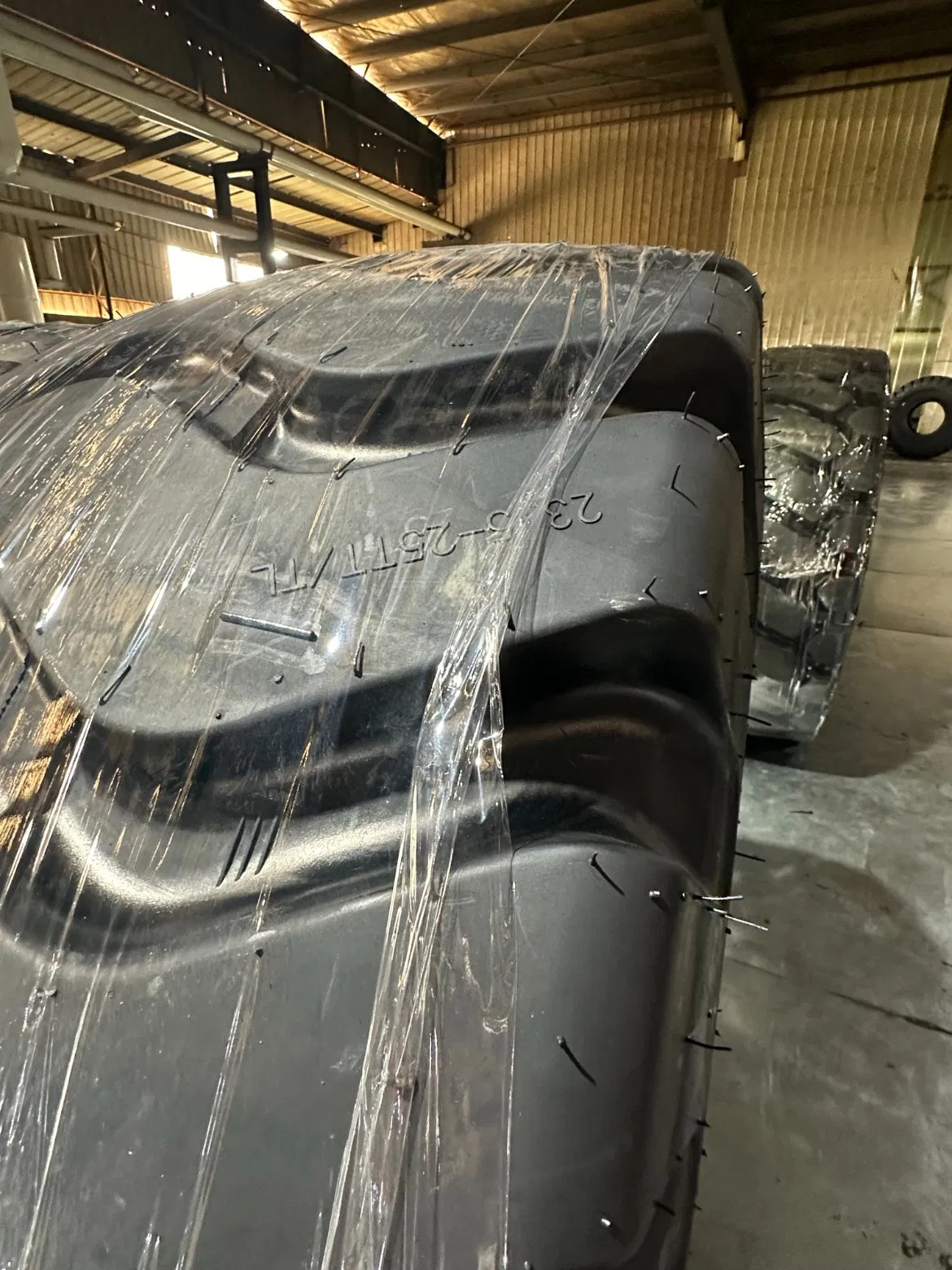 17.5-25 20.5-25 23.5-25 Tt off The Road Tyres/off The Road Tires/off Road Tyres/off Road Tyres/OTR Tyres/OTR Tires for Loader/Dozer/Earthmover/Grader/Scraper