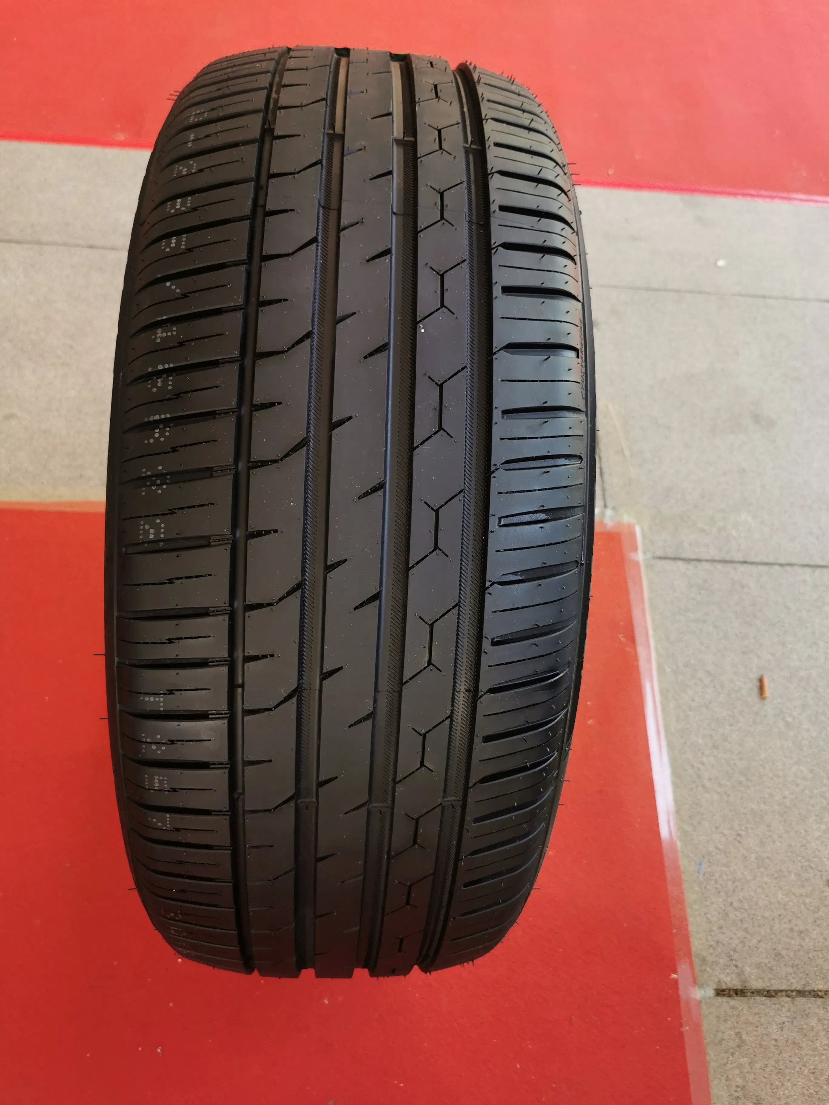 Low Price R12 to R20 All-Season Joyroad Dovroad Doubleking Chengshan Linglong Brand PCR Passenger Car Tyre