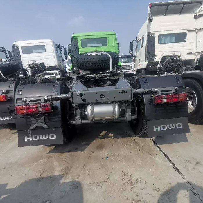 Sinotruk HOWO 6*4 Tractor Semi Trailer Head Truck for Heavy Goods Transportation 400HP 430HP Heavy Truck Commercial Truck Tractor for Srong Hauling Prime Mover