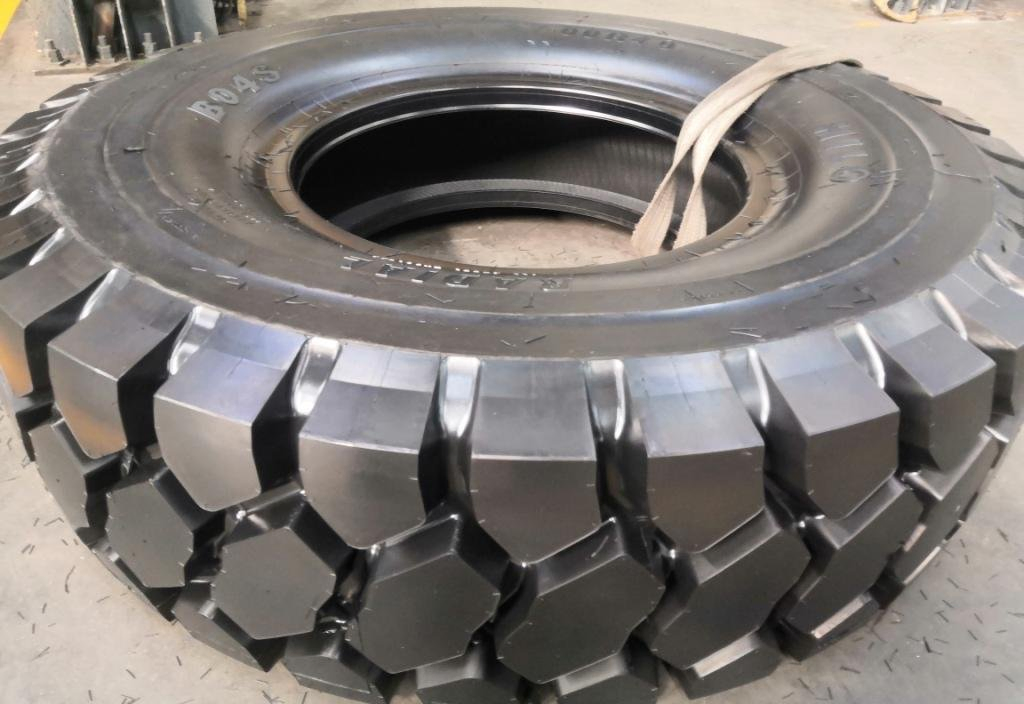 China Top OTR Tires Hilo off-The-Road Tires for 33.00r51 with Factory Warranty and Wholesales Price