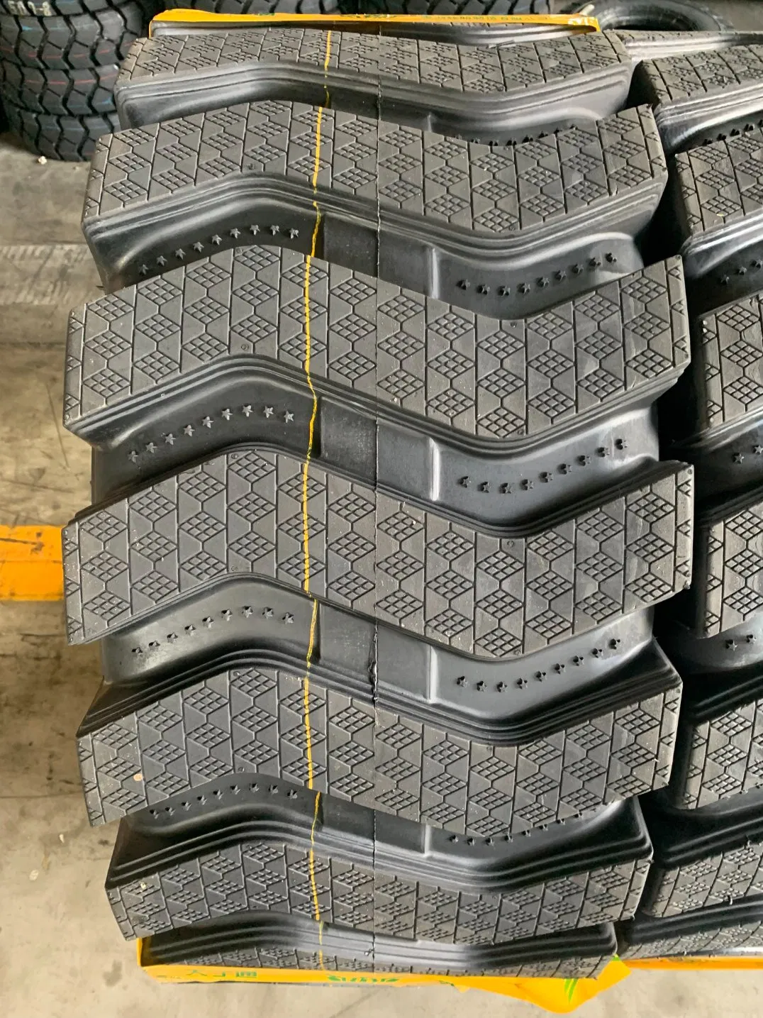 Advance Tianli Loader off The Road Tire L5/L5s Giant Loader Earthmover Mine Otb Bias Tyres OTR Tires 20.5-25 23.5-25 26.5-25 29.5-25 35/65-33