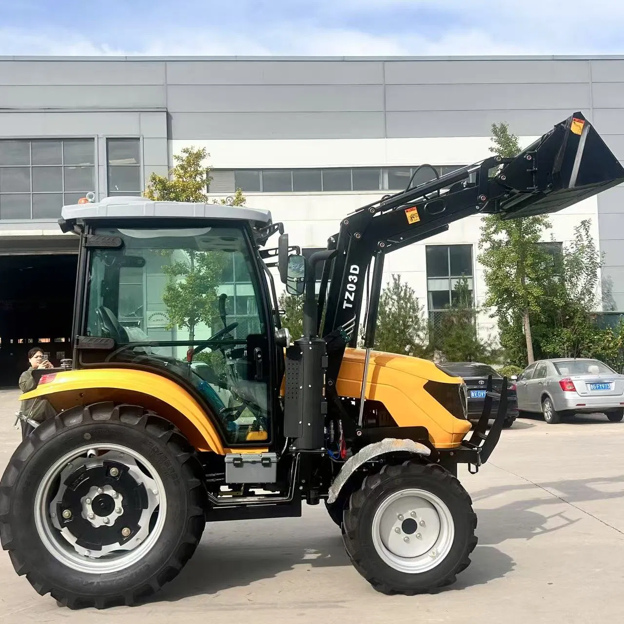 Factory Supply 50HP 4X4 Diesel Farming 36.8kw Mini Agricultural Implements Small Farm Compact Garden Lawn Wheel Tractor