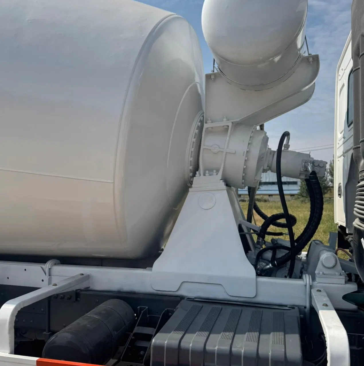 HOWO Sinotruck/Euro2/10cbm/10m3/Light Hand Driving Rhd/371HP/6*4 Cement Concrete Drum Mixer Truck for Sale