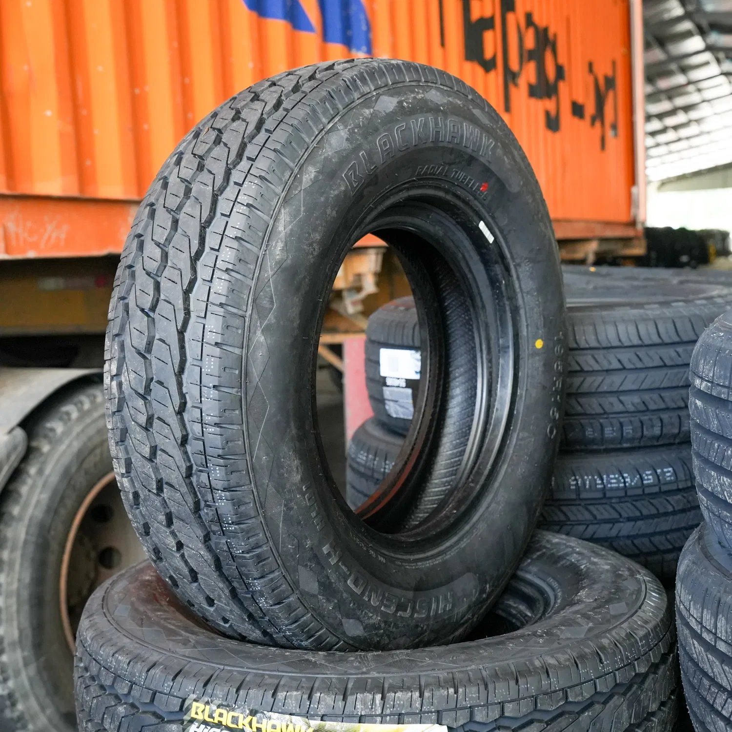 Good Price Light Truck/PCR/at/Mt/Ht/4*4/Mini Car/Summer/Winter/All Season/Car/Passenger Car Tyre/Tire (500r12 195r15C 205/55r16 35×12.50R18 155R12)