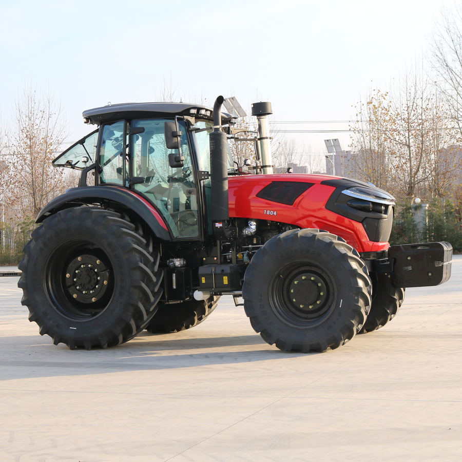 Agricultural Machinery Tractor with Hydraulic Three-Point Hitch for Versatile Field Work