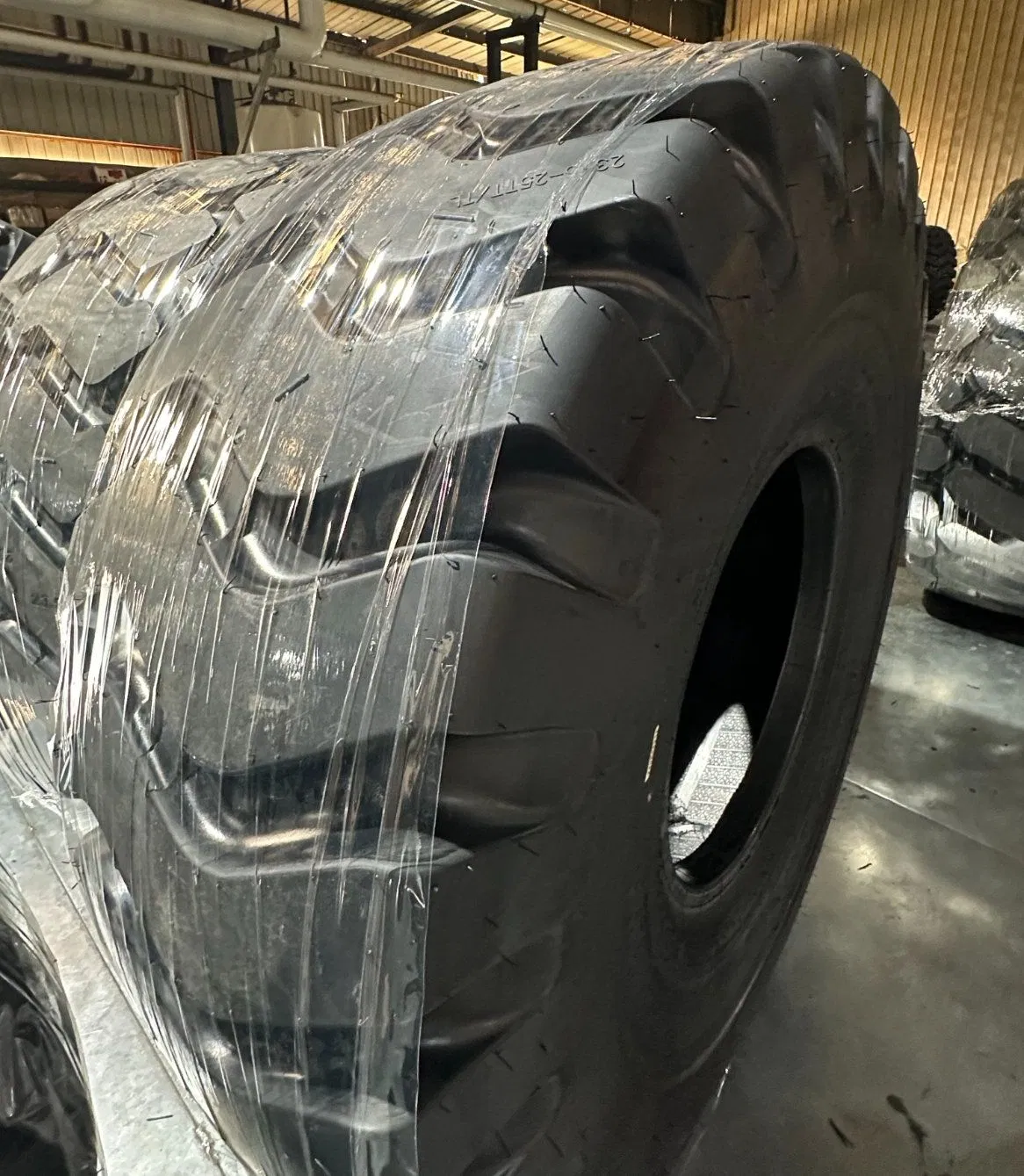 17.5-25 20.5-25 23.5-25 Tt off The Road Tyres/off The Road Tires/off Road Tyres/off Road Tyres/OTR Tyres/OTR Tires for Loader/Dozer/Earthmover/Grader/Scraper