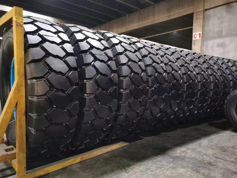 China Top OTR Tires Hilo off-The-Road Tires for 33.00r51 with Factory Warranty and Wholesales Price