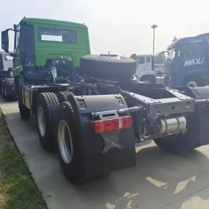 Sinotruk HOWO 6*4 Tractor Semi Trailer Head Truck for Heavy Goods Transportation 400HP 430HP Heavy Truck Commercial Truck Tractor for Srong Hauling Prime Mover