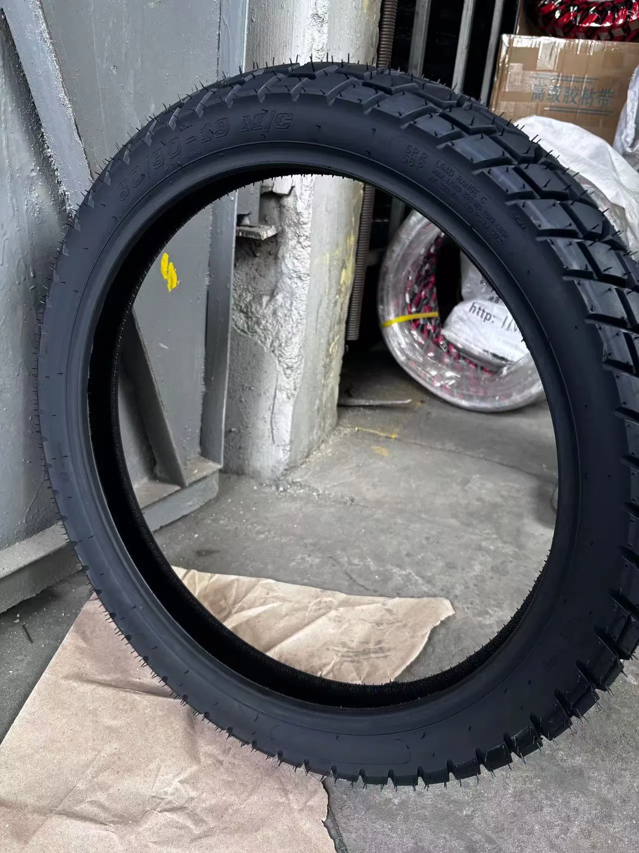Strong Wear Resistance Safe Driving Semi-Hot Melt All-Terrain Motorcycle Tire