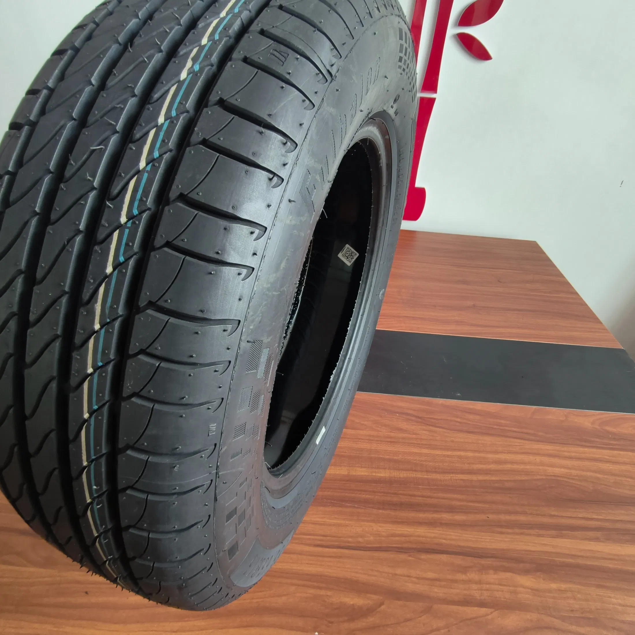 Passenger Car Factory Price PCR Tyres, All-Season/Winter/Summer Snow Tyres, Puncture-Resistant Self-Repairing. 245 40r18 High-Performance Tyres, Wear-Resistant