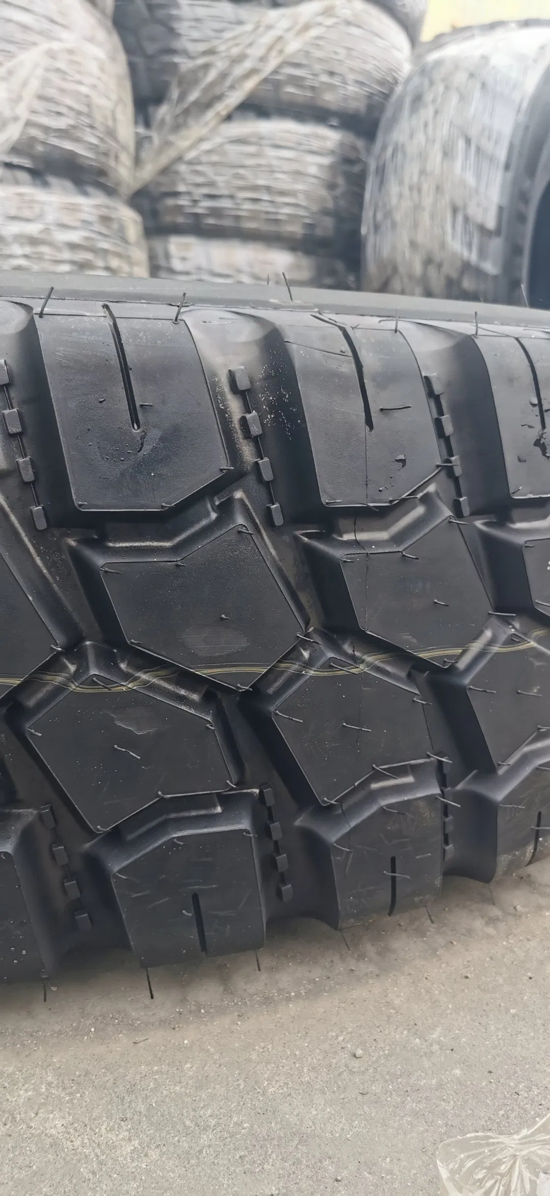OTR Tire Tyre for Various Construction Machinery Vehicles Material Handling Vehicles Yinbao Yb916 16.00r25 16.00r29 14.00r25 off The Road Tires