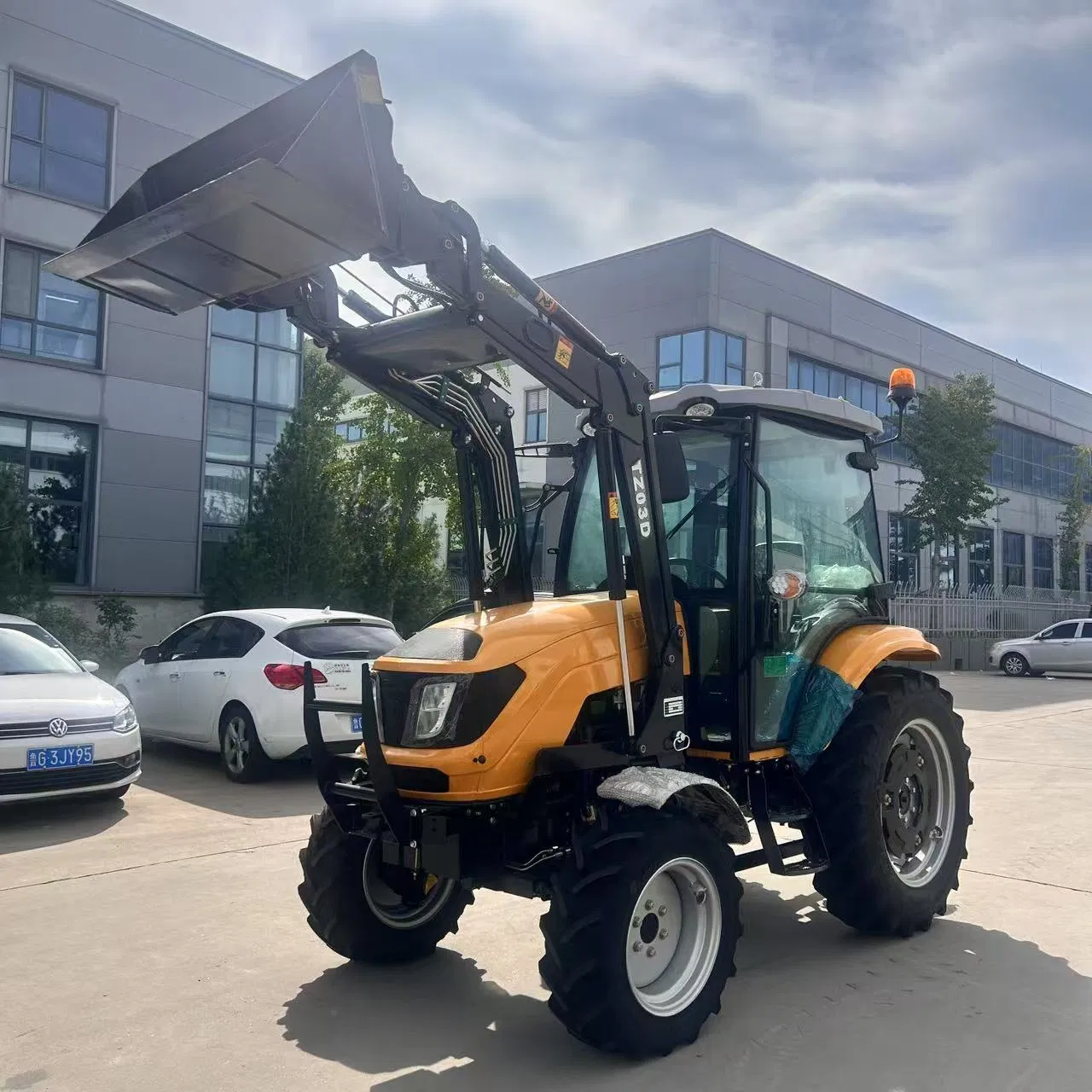 Factory Supply 50HP 4X4 Diesel Farming 36.8kw Mini Agricultural Implements Small Farm Compact Garden Lawn Wheel Tractor