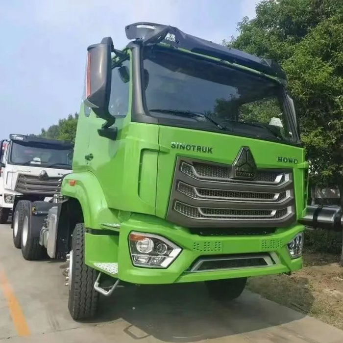 Sinotruk HOWO 6*4 Tractor Semi Trailer Head Truck for Heavy Goods Transportation 400HP 430HP Heavy Truck Commercial Truck Tractor for Srong Hauling Prime Mover