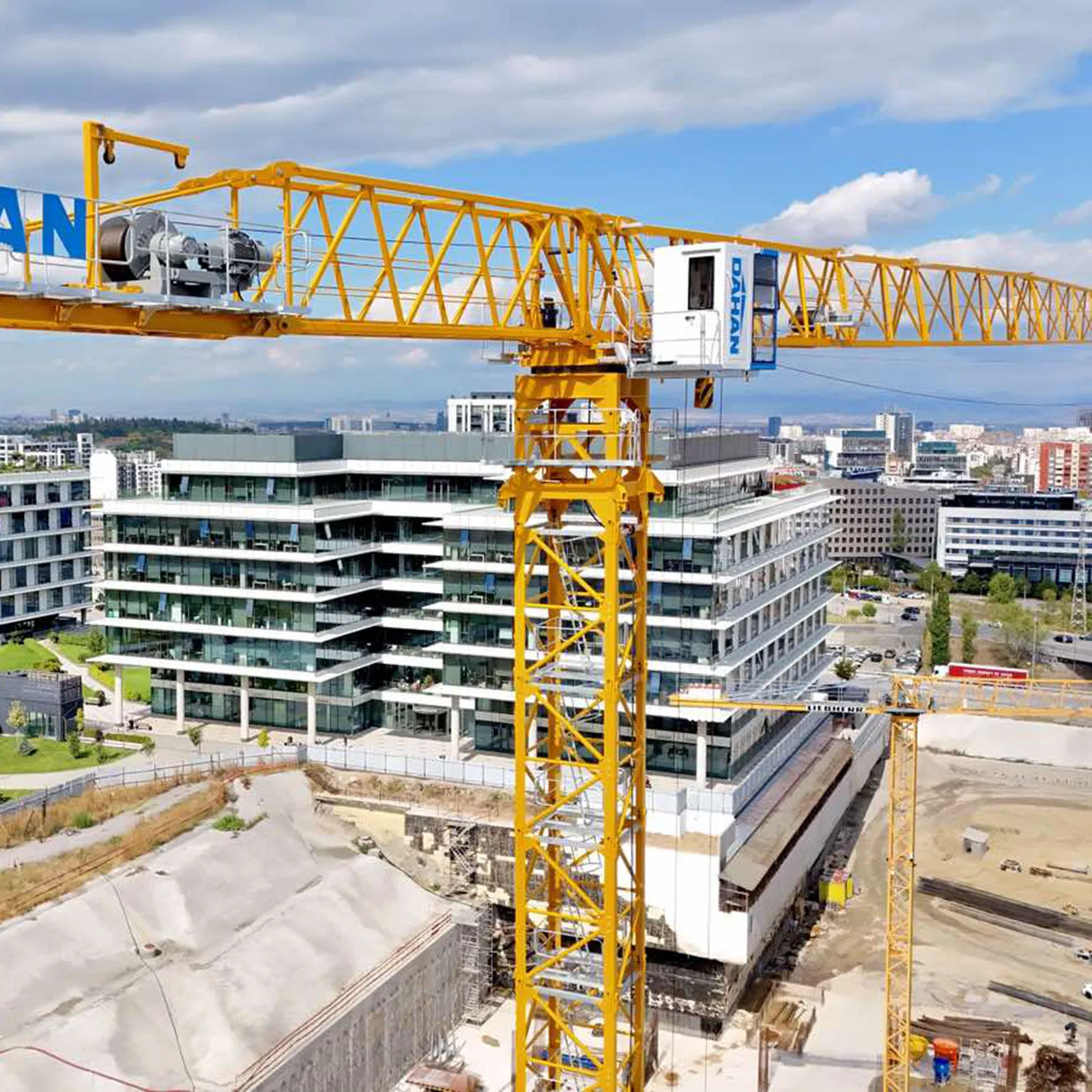 High Performance Dahan 8530-25t Qtz500 Tower Crane 85m Jib Length Topless/Flat Top Heavy Construction Max Height 350m for Sale