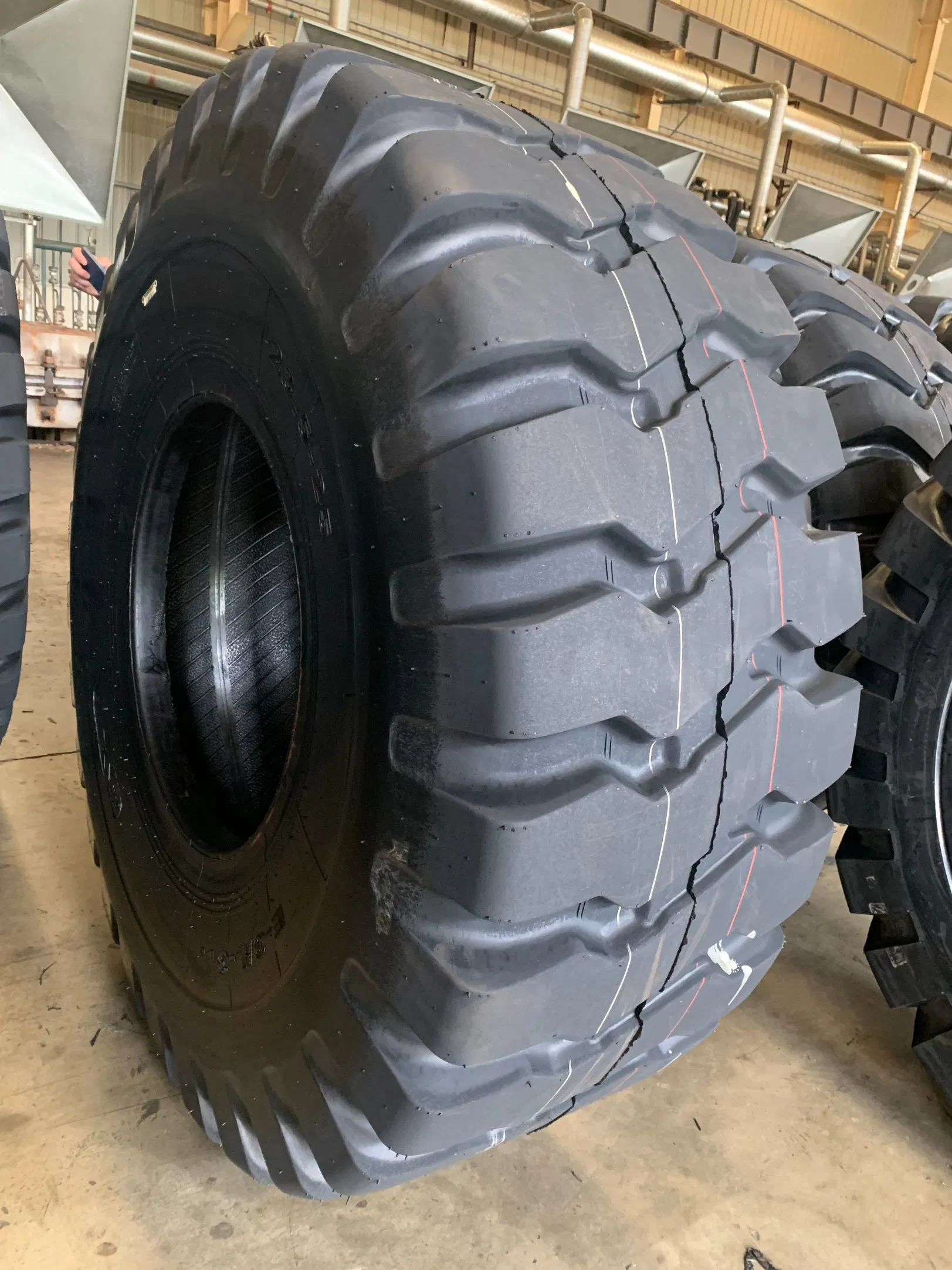 Advance Tianli Loader off The Road Tire L5/L5s Giant Loader Earthmover Mine Otb Bias Tyres OTR Tires 20.5-25 23.5-25 26.5-25 29.5-25 35/65-33