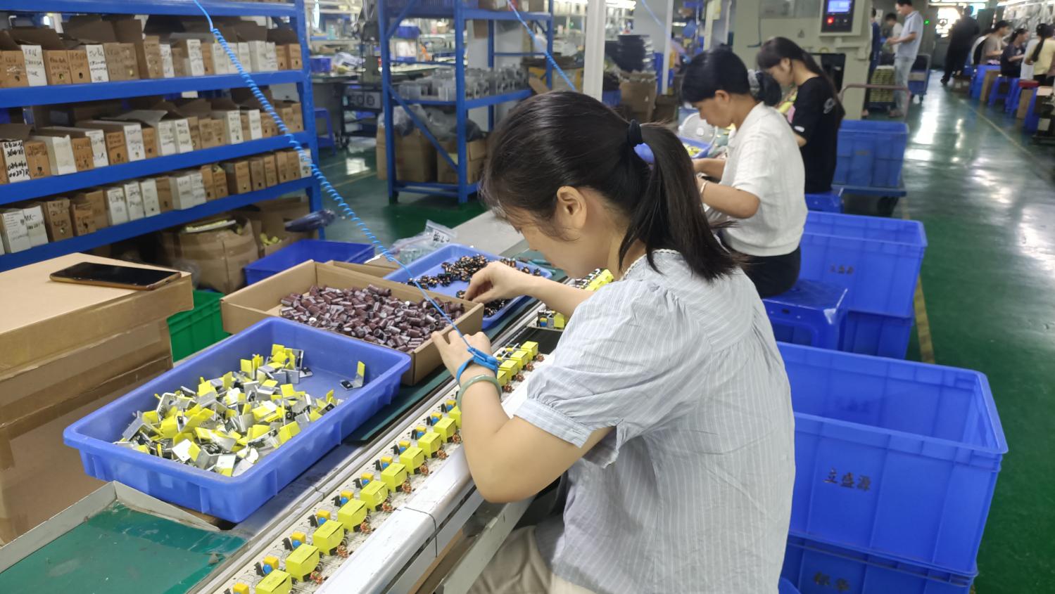 DIP (Dual In-line Package) through-hole component insertion process at CN Electronics