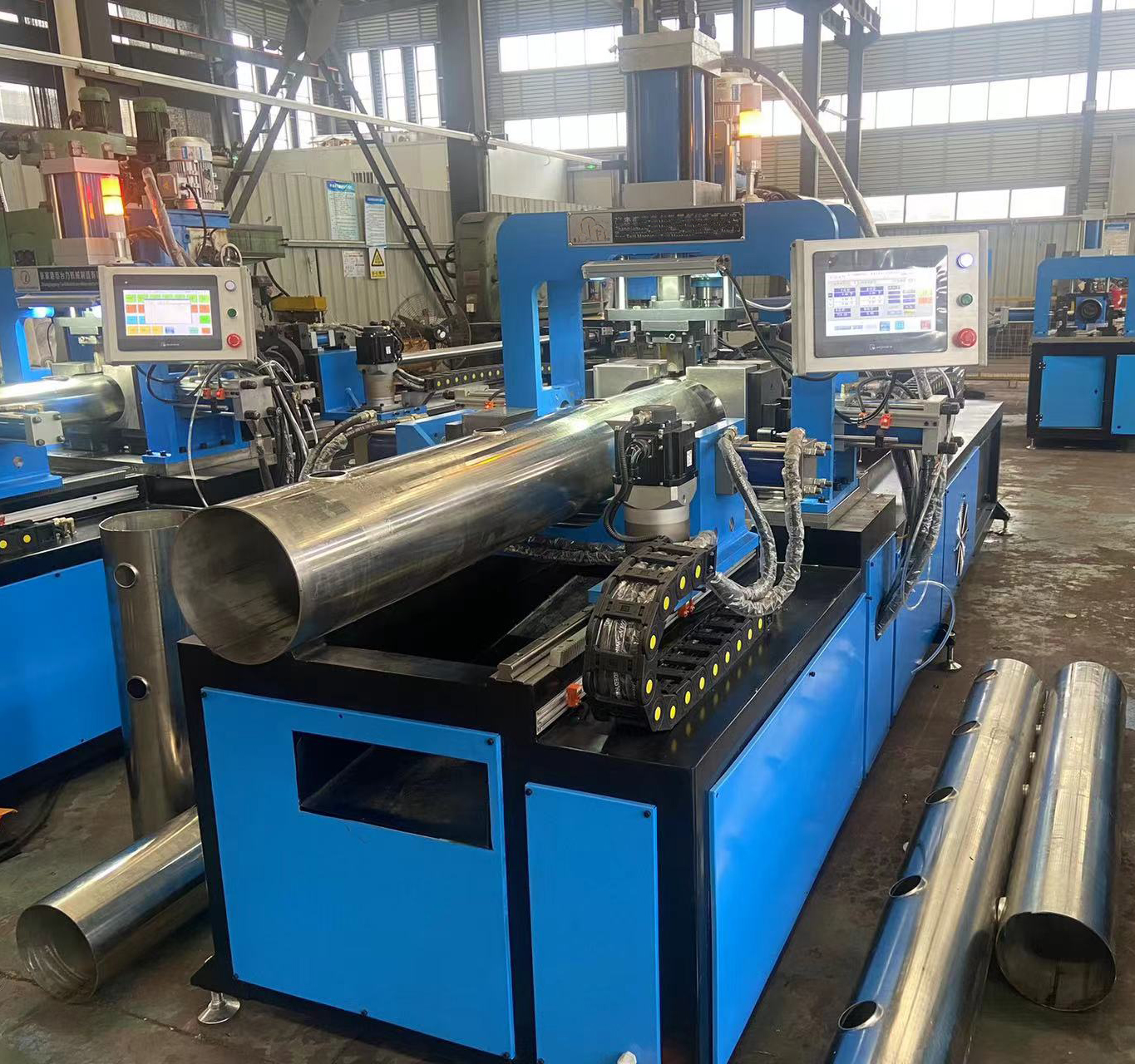CNC Steel Pipe Flange Hole Collaring Automatic Tube Punching Flanging Machine with Smoothing Function