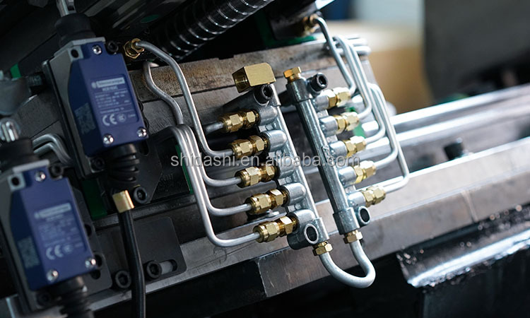 Auto lubrication system