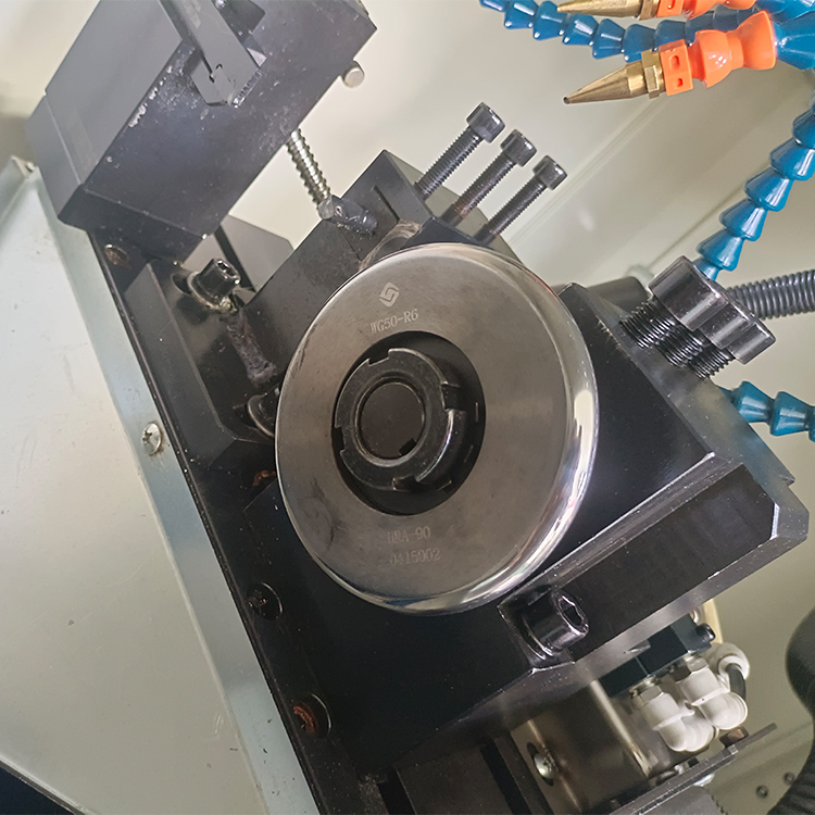 CNC Lathe Machine Details 2