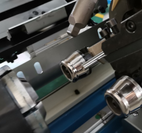 CNC Lathe Machine Details 1