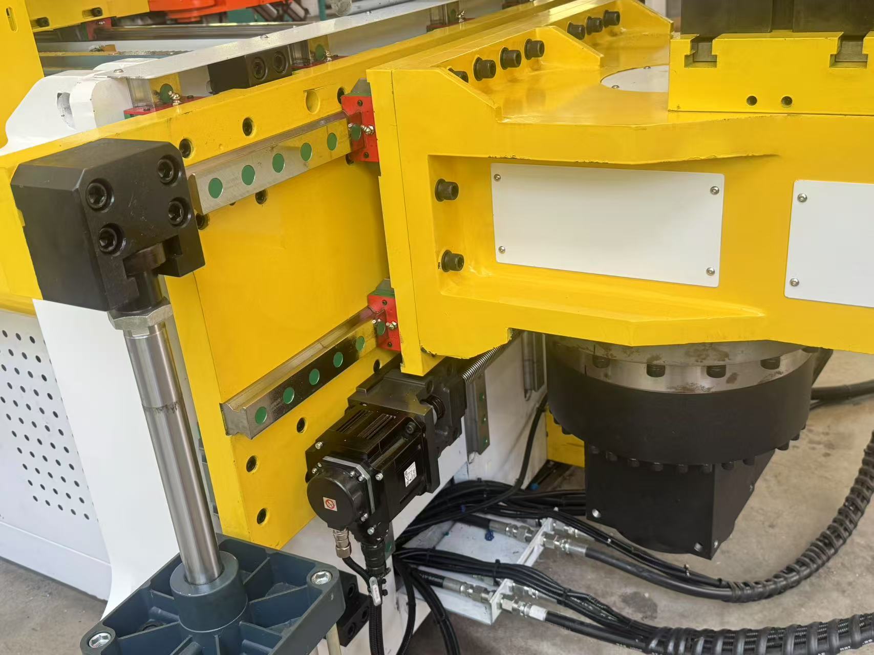 Feed Mechanism Details
