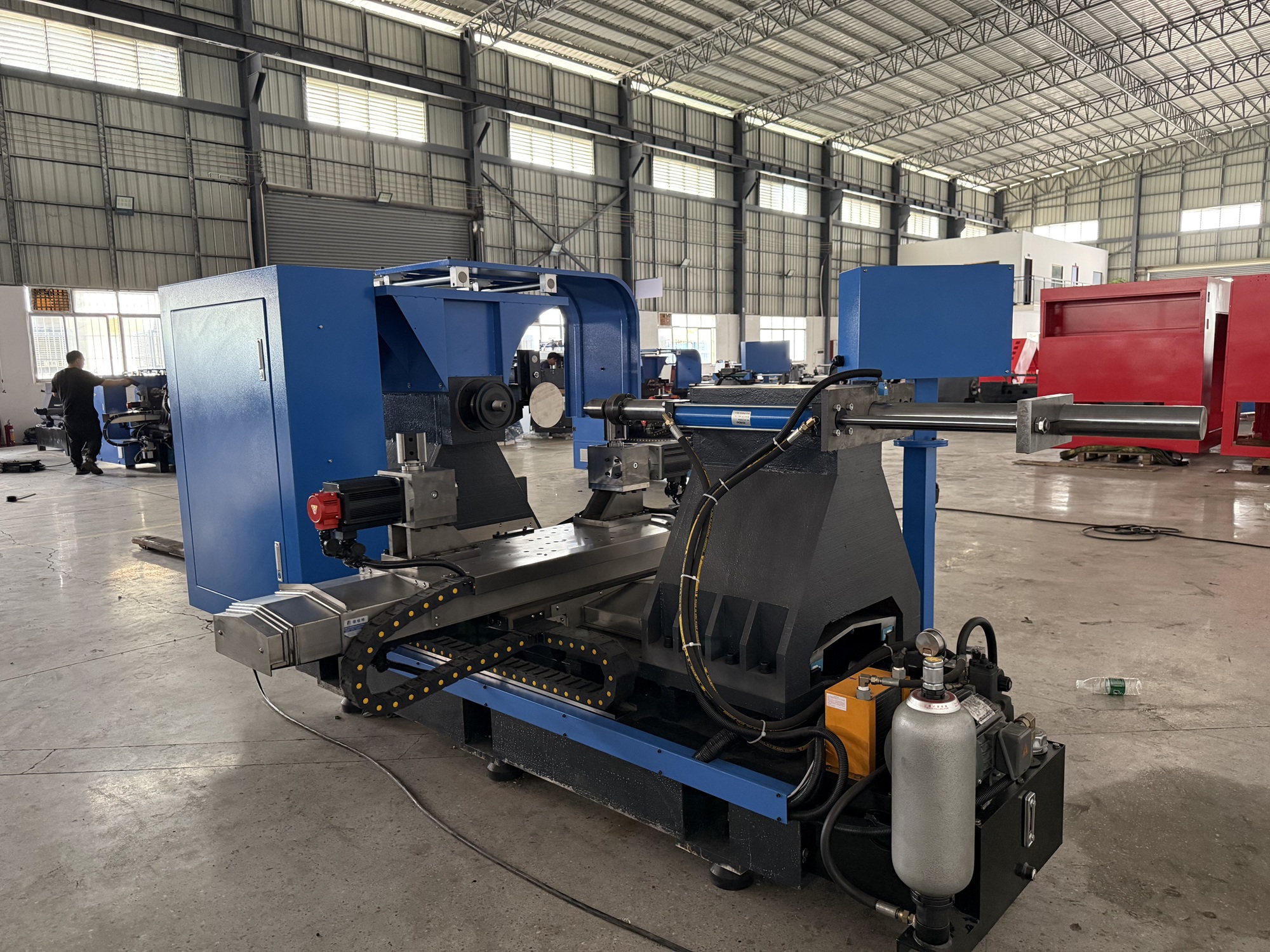 Factory-manufactured Metal Spinning Machinery For Various Craft Items, Equipped With CNC Spinning Technology.
