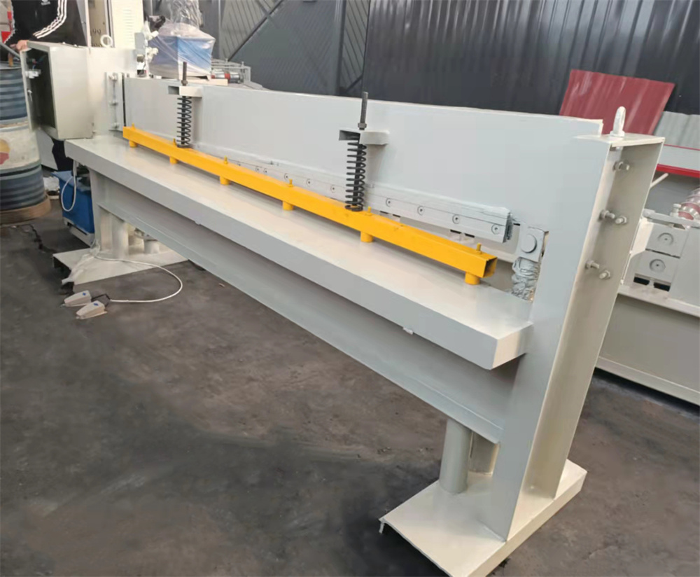 Sheet Metal Cutting Machine