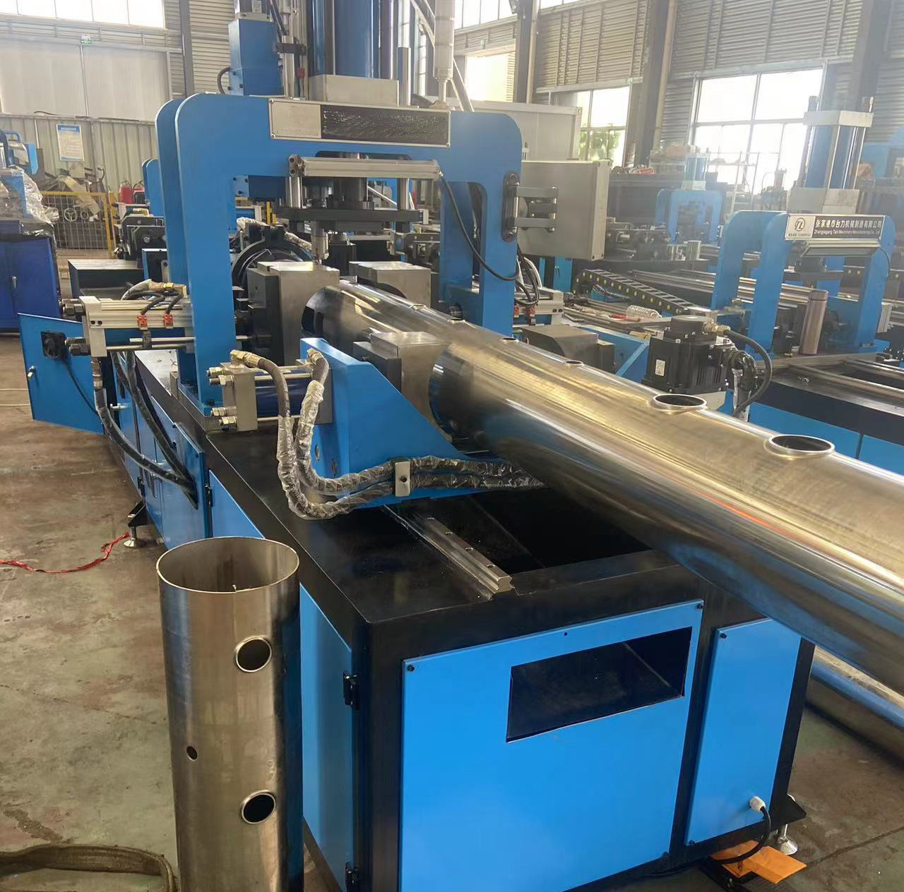 CNC Steel Pipe Flange Hole Collaring Automatic Tube Punching Flanging Machine with Smoothing Function