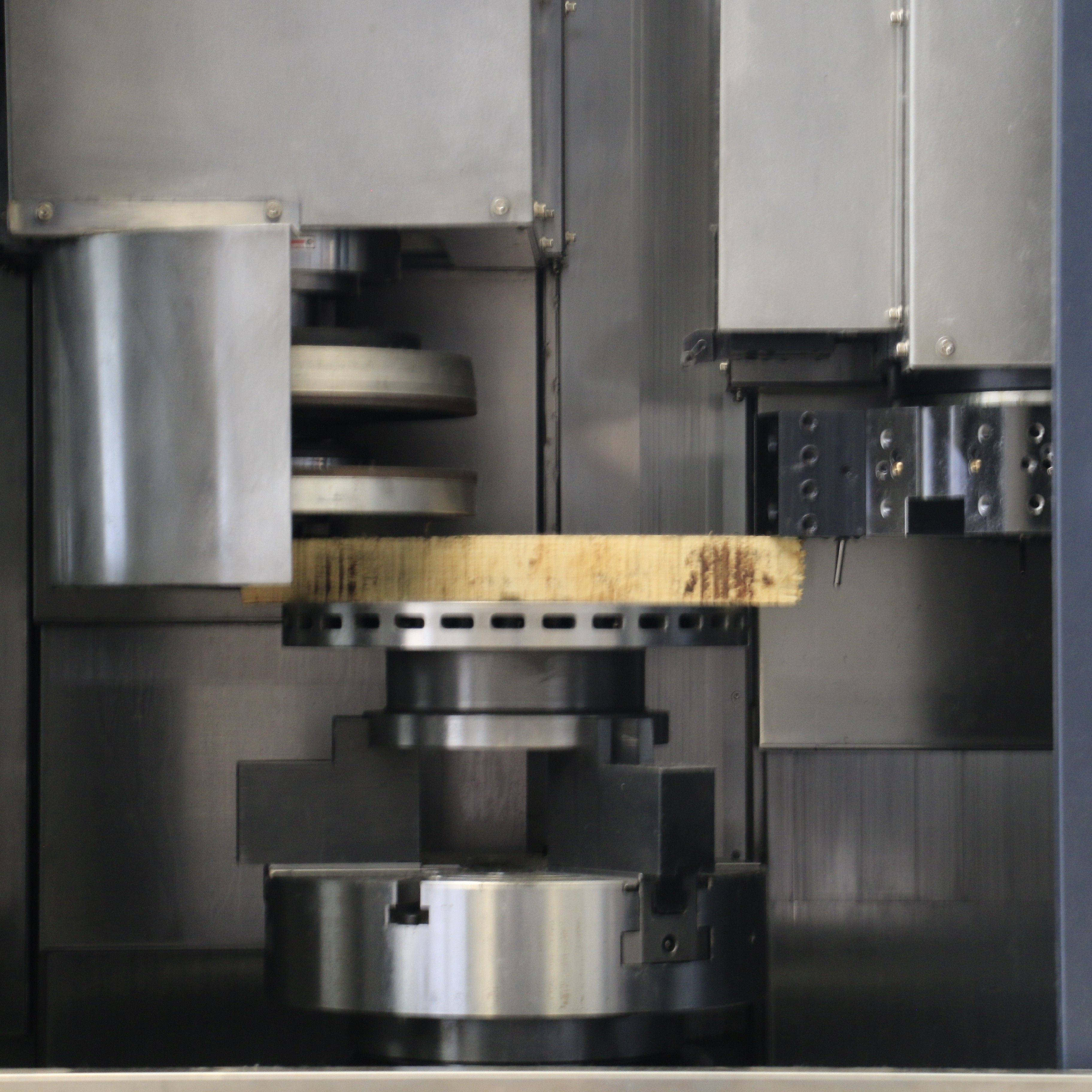 Heavy-duty CNC Vertical Lathe for Turning and Boring Large Rotating Parts, Both Internal and External Diameters.
