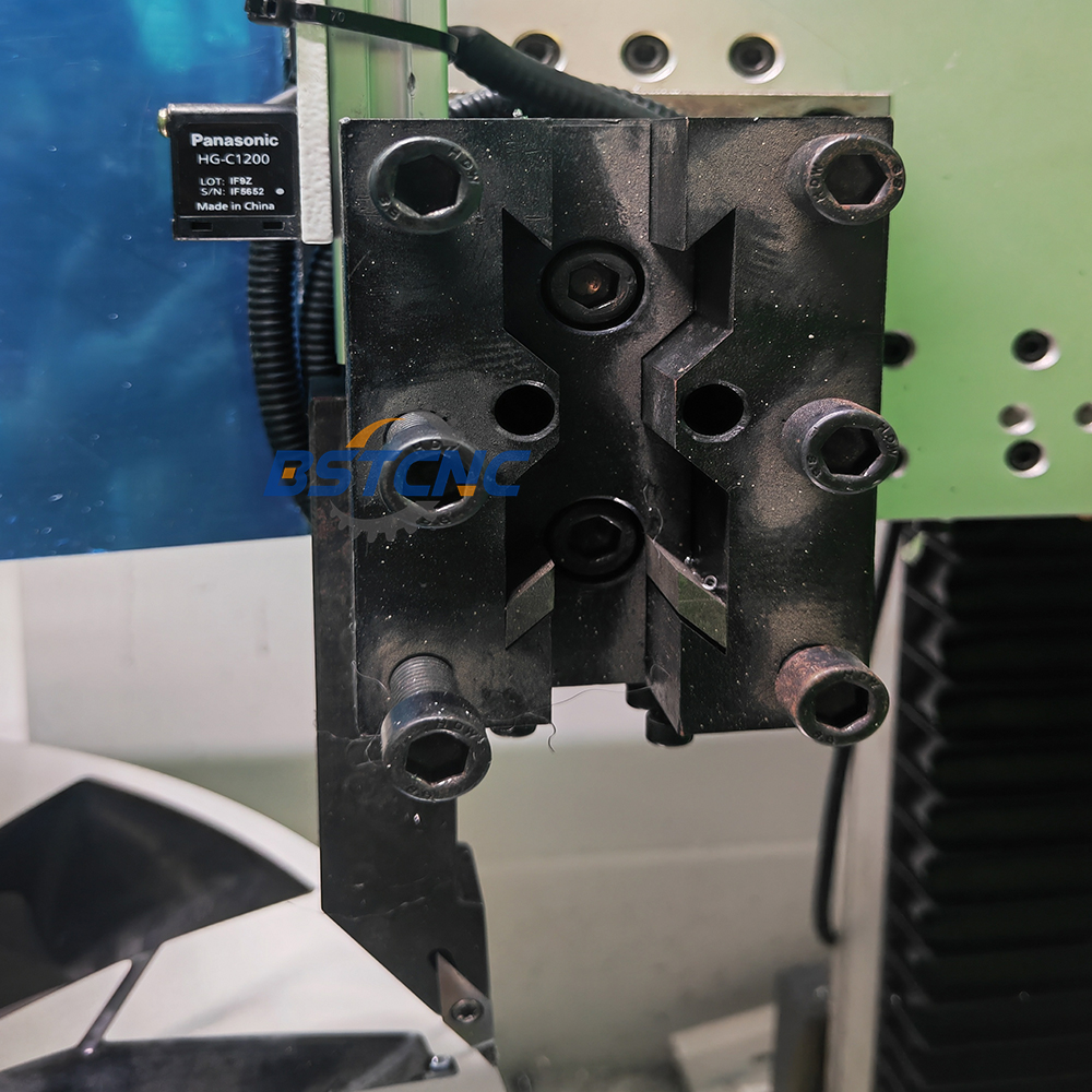 VRC32 Vertical Automatic Vehicle CNC Alloy Wheel Rim Repair Lathe CNC Mechanical Lathes