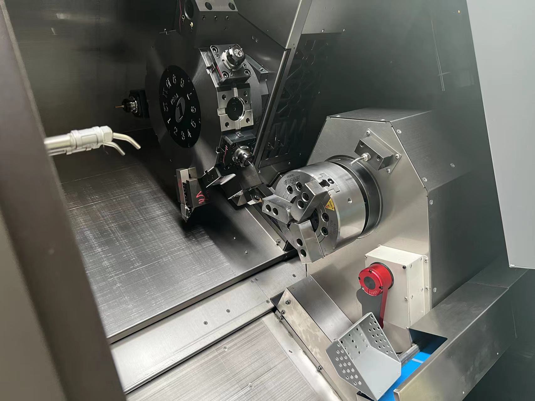 TURNING MACHINE CENTER CTX200S DOUBLE-SPINDLE CNC LATHE WITH Y Axis