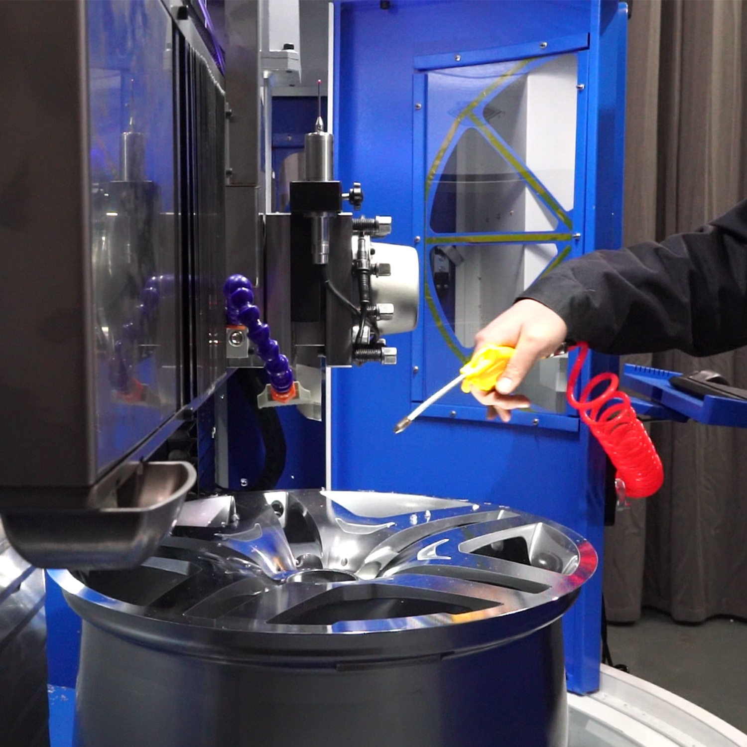 CRYSTAL AWR906VP Hot Selling Factory Price CNC Auto Wheel Rim Repair Machine Alloy Rim Lathe Machine