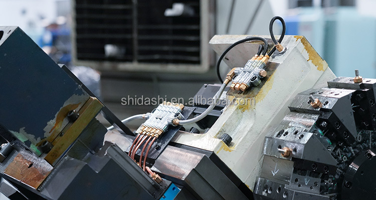 Features Auto Lubrication