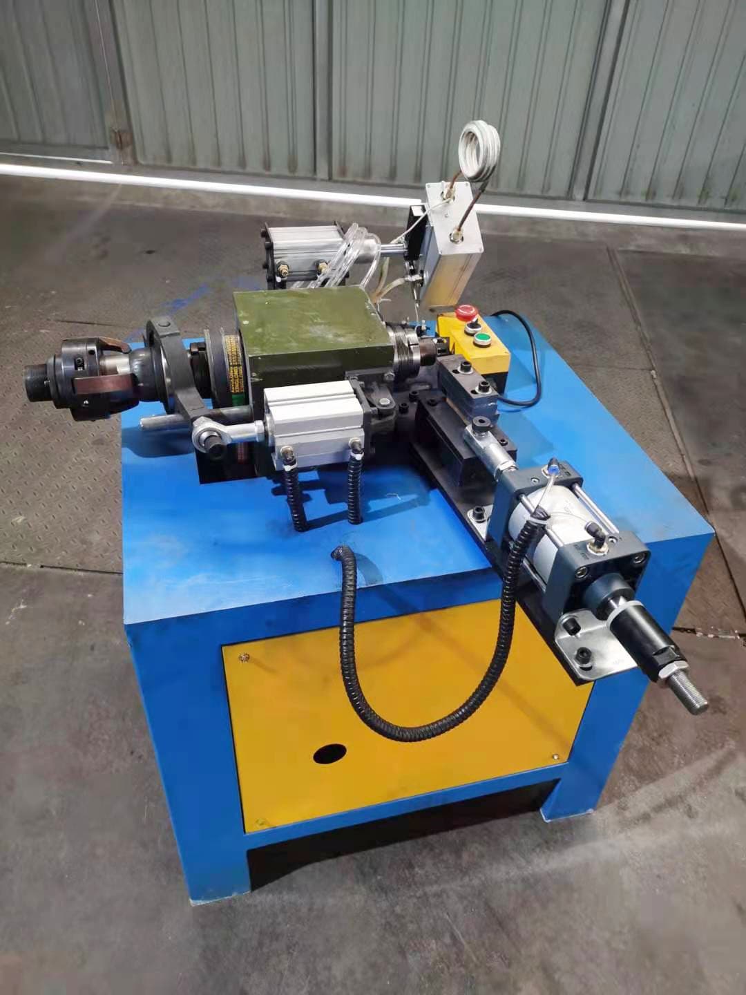 2026 New Automatic CNC Metal Steel Pipe Tube Sealing Machine One Side End Closing Forming Machine Suitable for Sanitary Ware