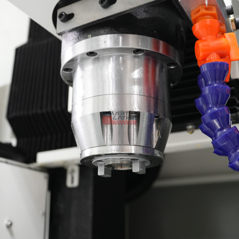 CNC Vertical Machine SmartBrain BT30 CNC Machining Center with 3 Axis SYNTEC and ATC System CNC Vertical Machining Center