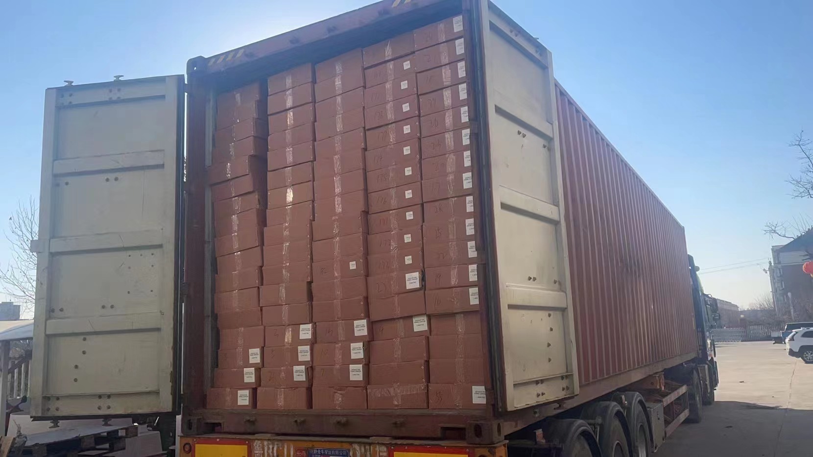 Warehouse loading 3