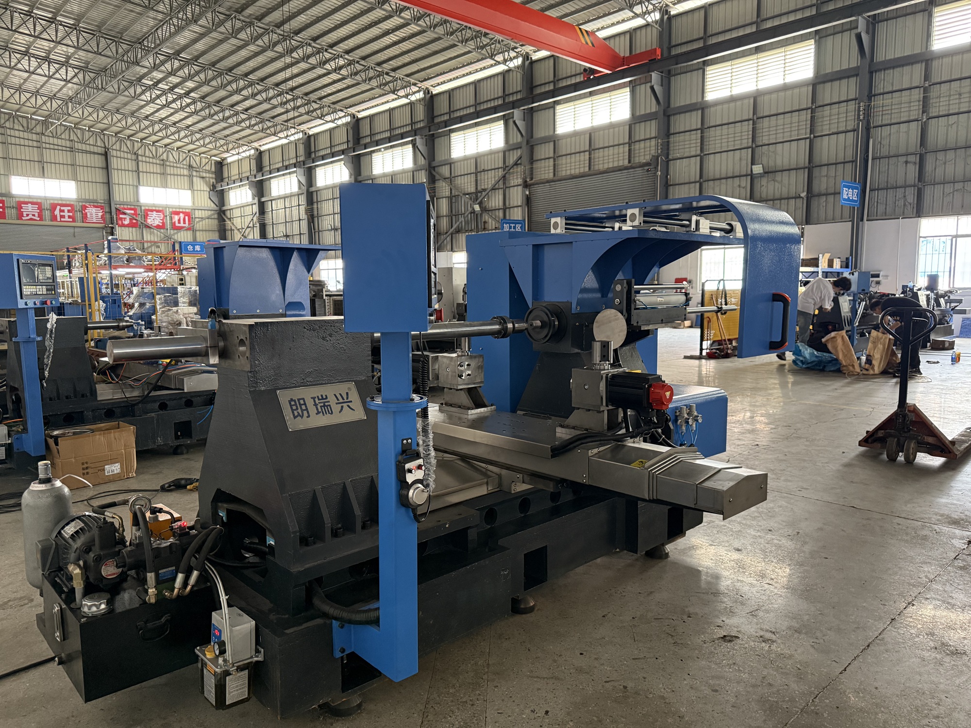 Factory-manufactured Metal Spinning Machinery For Various Craft Items, Equipped With CNC Spinning Technology.
