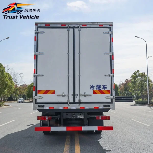 Sinotruk Howo 4×2 Refrigerator Truck