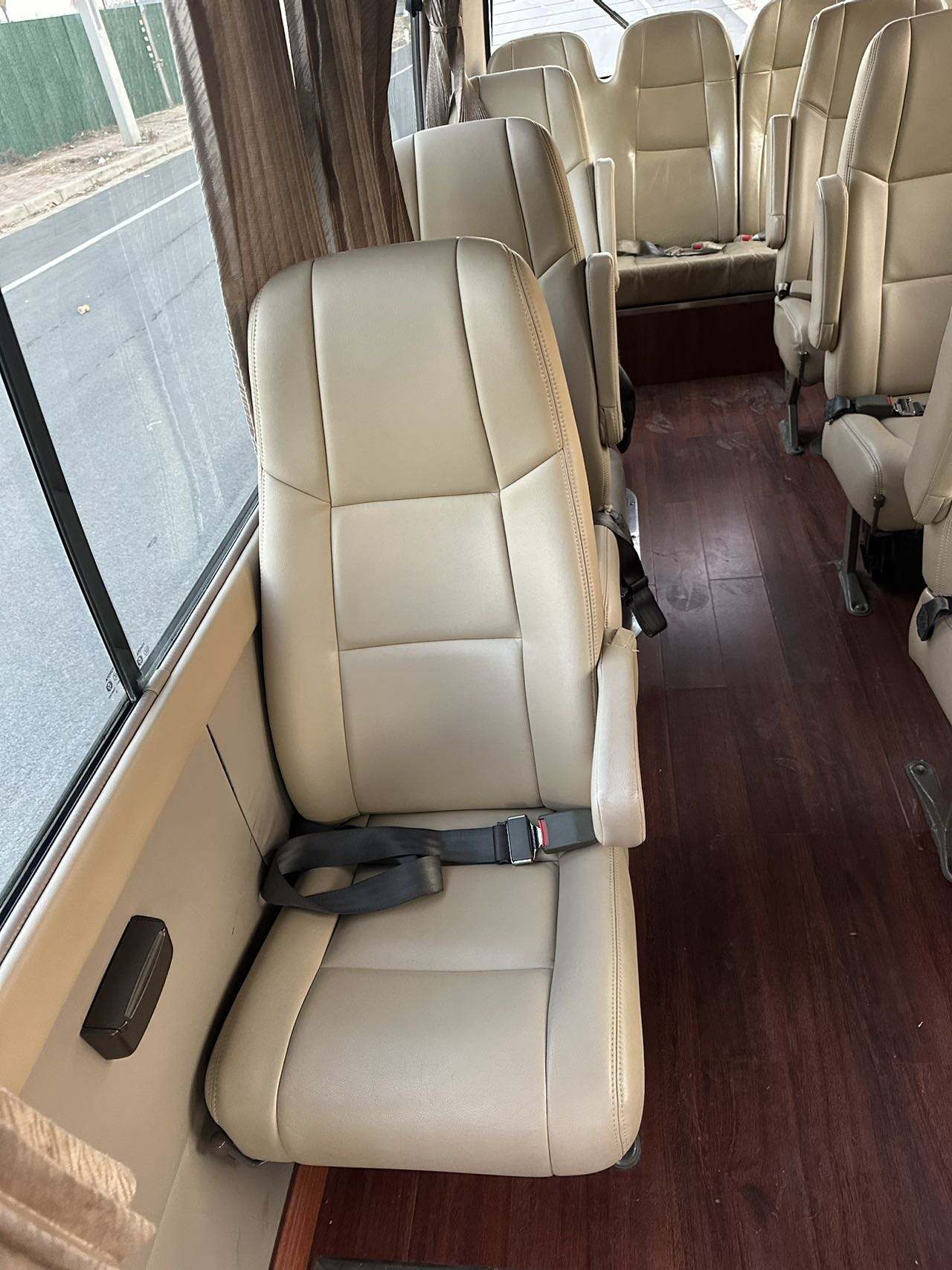 Used Toyota Coaster Bus Image 7