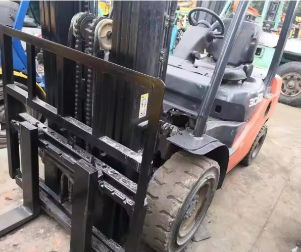 Toyota FD Forklift Image 4