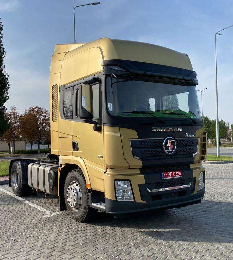 Shacman X3000 6×4 Tractor Truck
