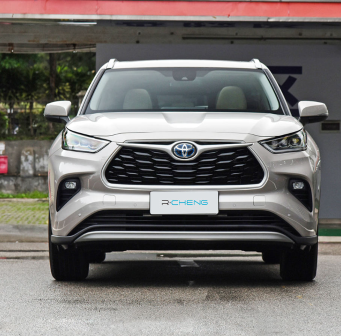 Toyota Highlander Side View