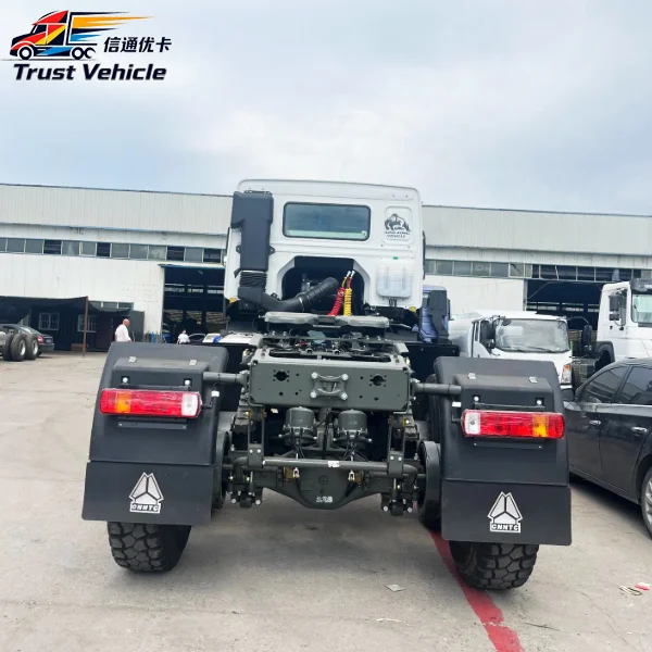 Sinotruck Howo 6X6 10 Wheeler Tractor Truck