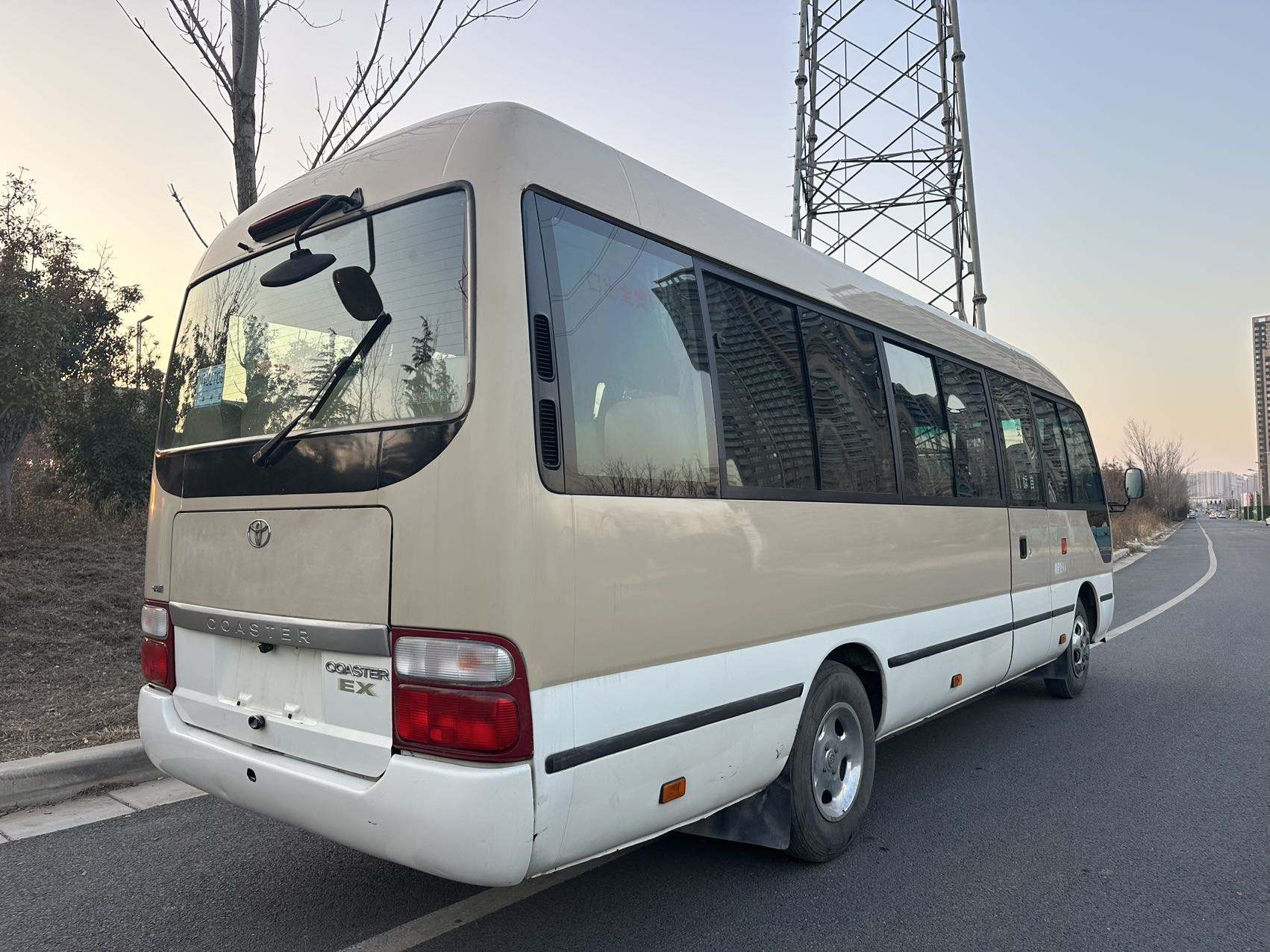 Used Toyota Coaster Bus Image 5