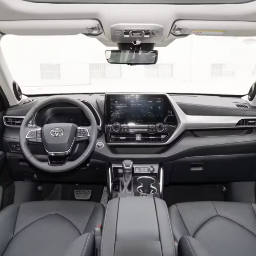2023 Toyota Highlander SUV China Factory Suppliers High Performance Family Vehicle