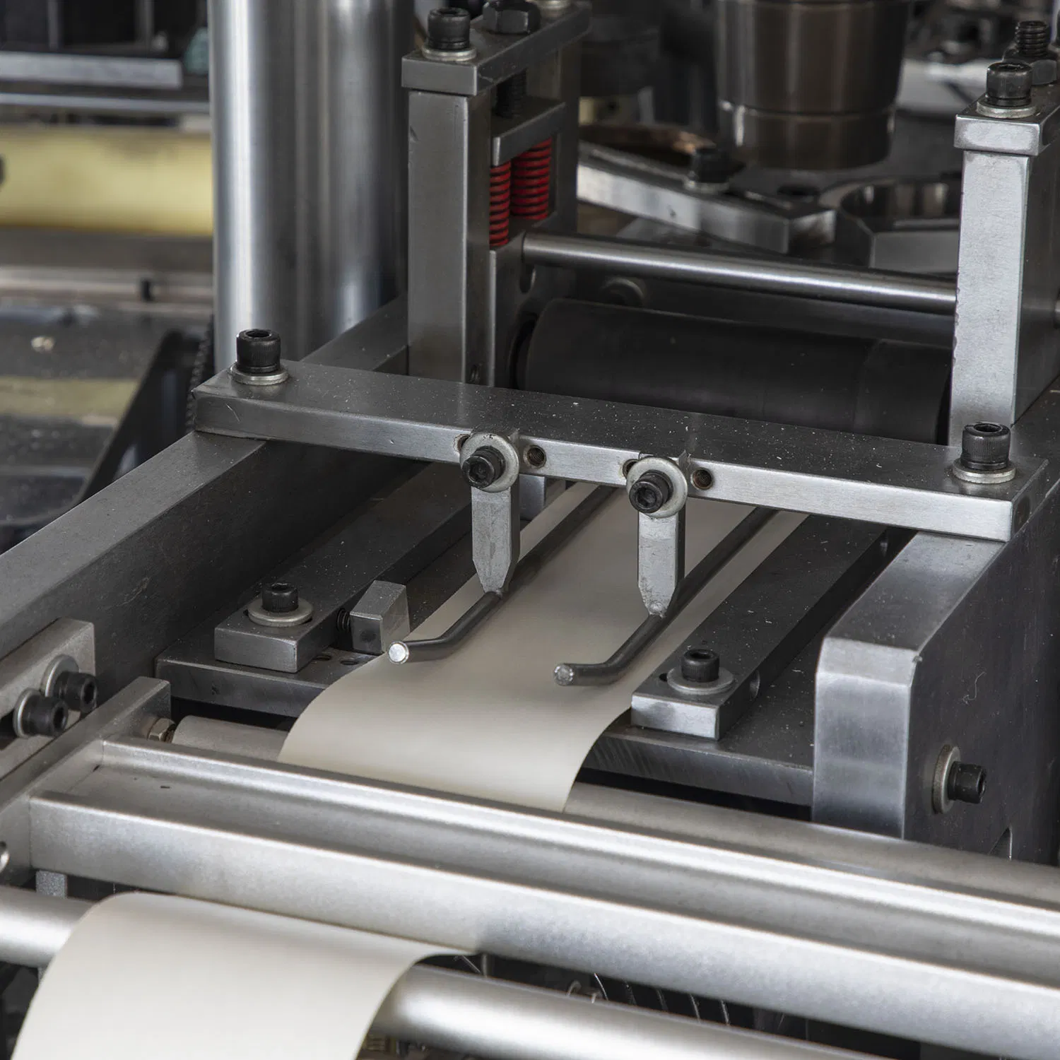 Tea Coffee Water Milk Beverage Juice Paper Cups Making Machine for Home Office Use Made in China