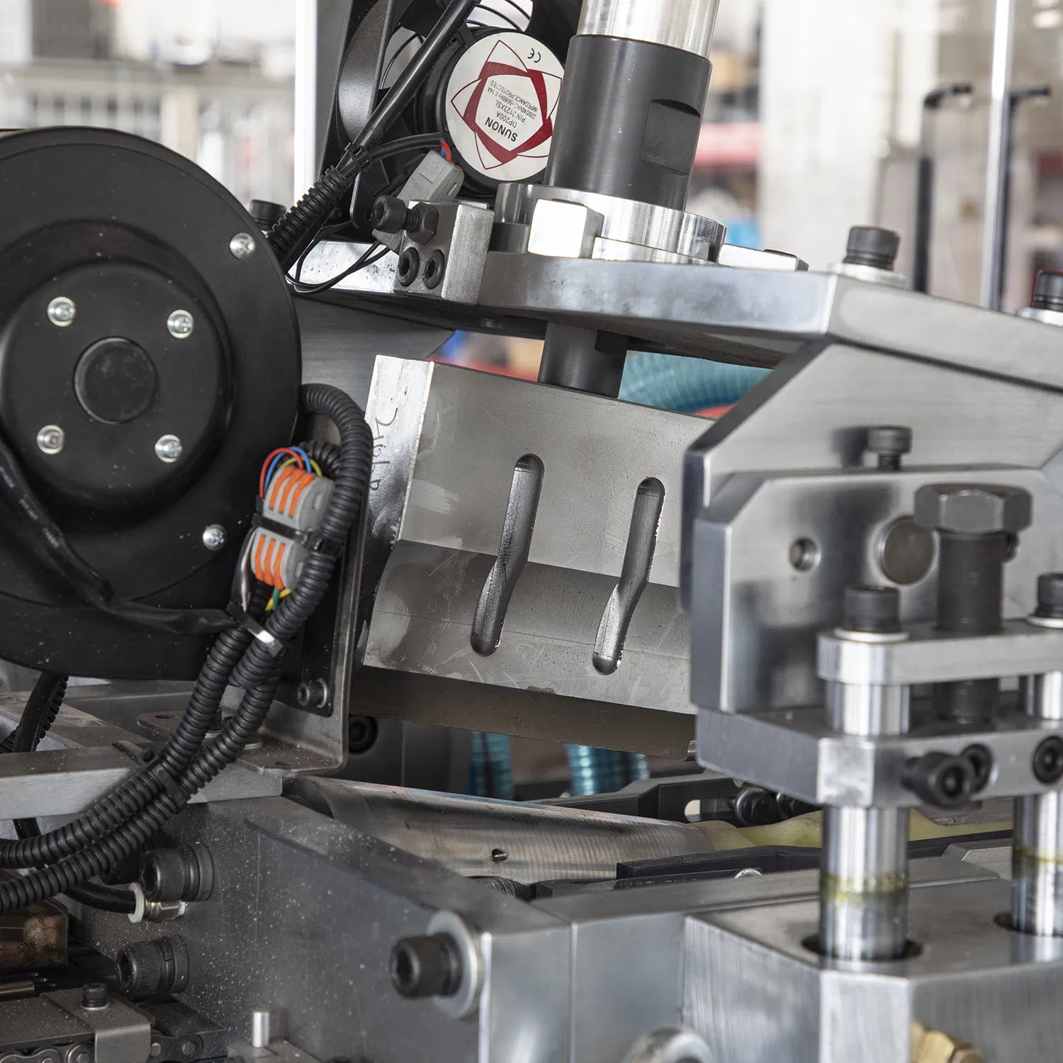 Tea Coffee Water Milk Beverage Juice Paper Cups Making Machine for Home Office Use Made in China