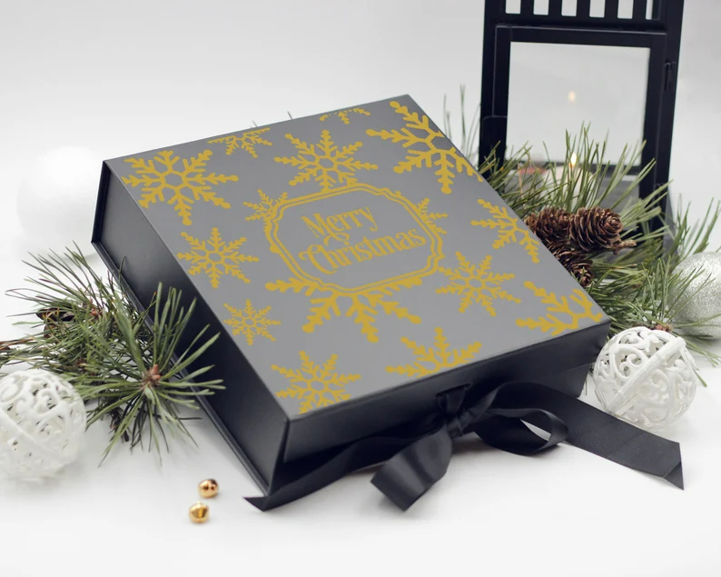 Caja de regalo navideña de lujo, embalaje de cartón, cierre con cinta, logo personalizado, venta al por menor