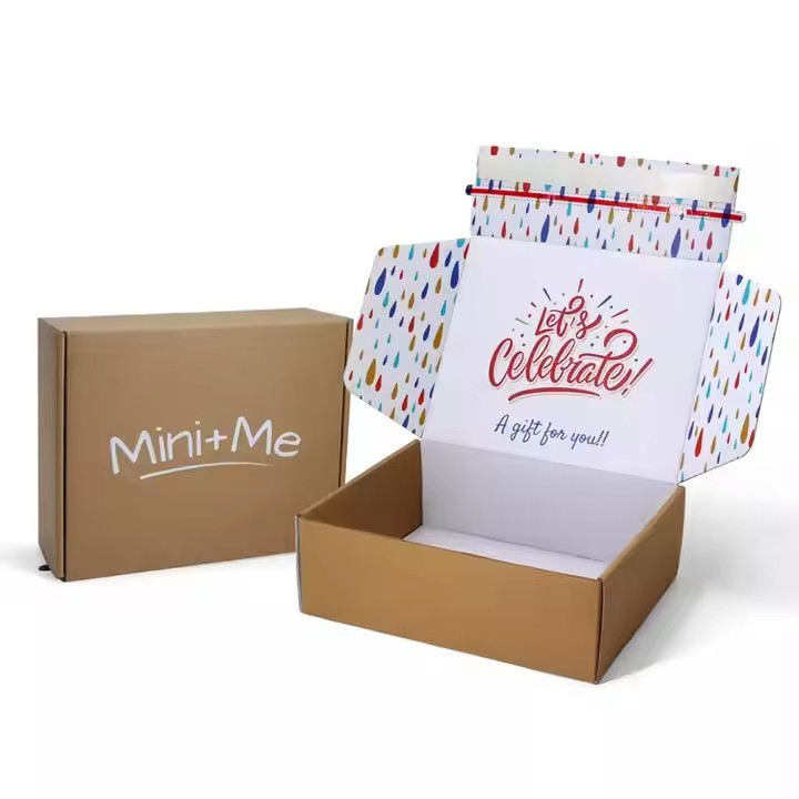 Cajas de envío de cartón corrugado plegables para empaque de camisetas con logo personalizado