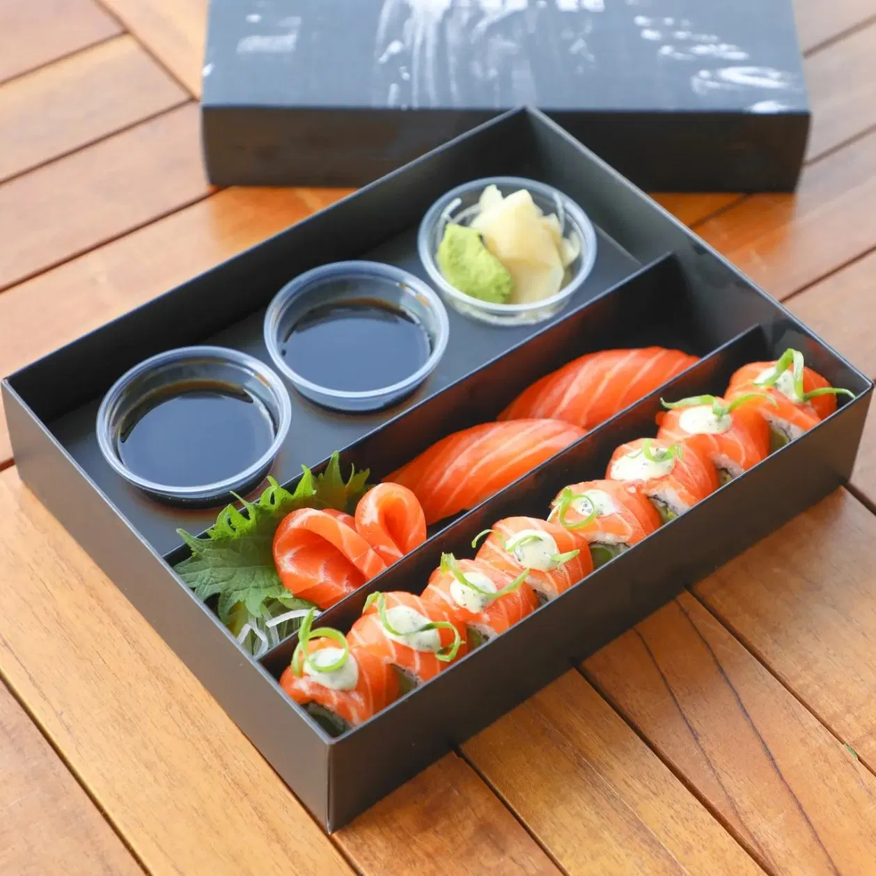 Envase biodegradable de lujo desechable para sushi, cajas de comida con contenedor y salsa